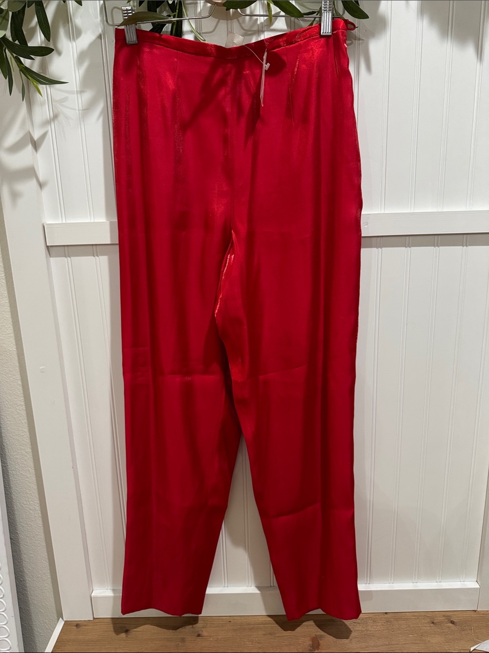 NWT! #715 GANTOS Women's Red Satin Straight-Leg Lined Trousers GORGEOUS
